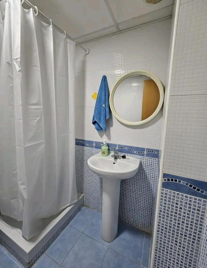 Habitacion En Piso Compartido Cerca De Playa Chilches Exterior foto